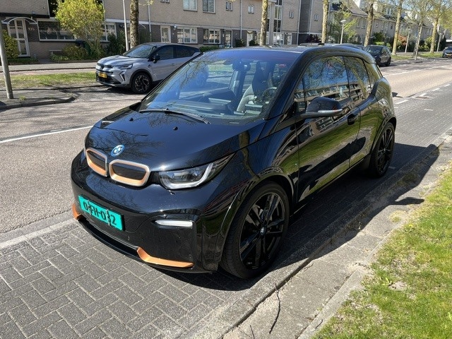 Afbeeldingslocatie: https://tweakers.net/i/os80U4WtK4bAzqA1Xc3XVaog8Uk=/fit-in/4920x3264/filters:max_bytes(3145728):no_upscale():strip_icc():strip_exif()/f/image/bCWkpOe5yBFnQkcNaAxs0yIo.jpg?f=user_large
