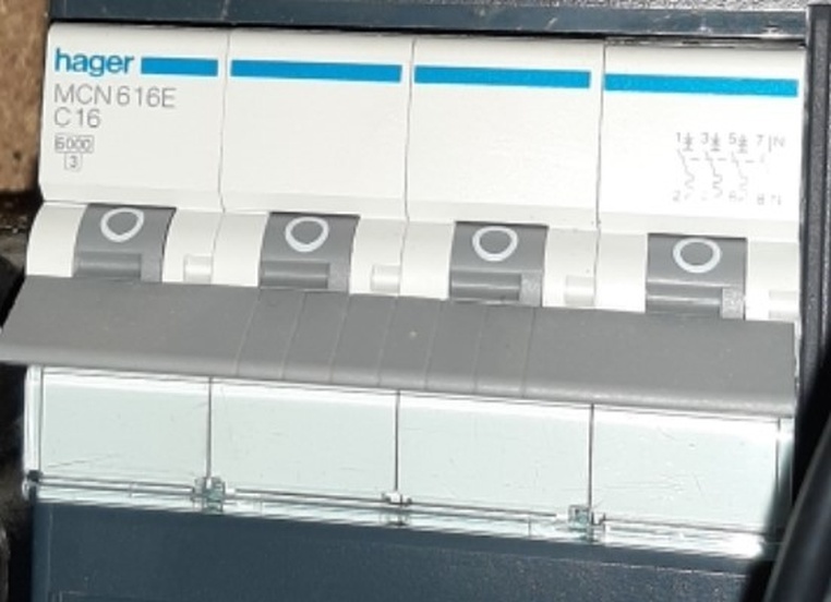 Afbeeldingslocatie: https://tweakers.net/i/owtrcAV5b_j0RarBxxdxpfk8JCo=/full-fit-in/4920x3264/filters:max_bytes(3145728):no_upscale():strip_icc():fill(white):strip_exif()/f/image/Kjusp2h9bGiLS3EvJpXOx5Yx.jpg?f=user_large