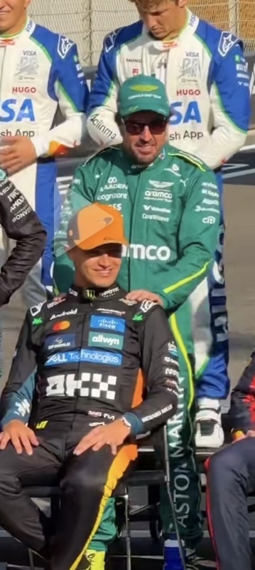 Afbeeldingslocatie: https://tweakers.net/i/p1w_iHEMx6gbZyK9GbyD_zuN-TI=/x800/filters:strip_icc():strip_exif()/f/image/scQZEaMz8ZQBRBIJNmpwsHLQ.jpg?f=fotoalbum_large