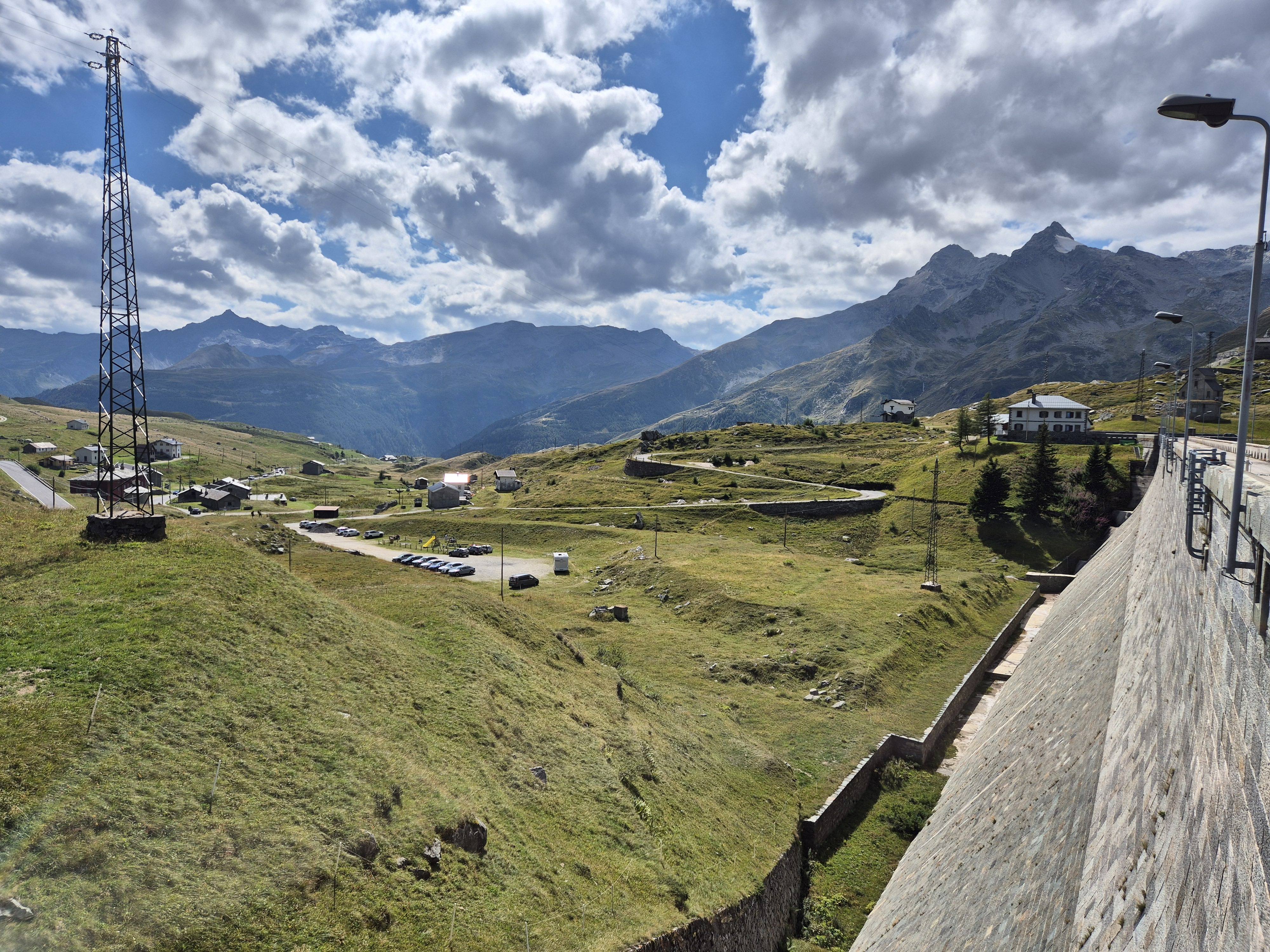 Afbeeldingslocatie: https://tweakers.net/i/p5Wbxqclk_ODMvEwHtEQVyvPnYM=/fit-in/4920x3264/filters:max_bytes(3145728):no_upscale():strip_icc():strip_exif()/f/image/OVd3e2JyJGYYQIGQ0qn75X7k.jpg?f=user_large