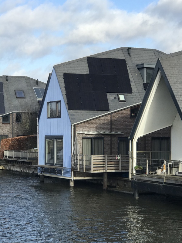 Afbeeldingslocatie: https://tweakers.net/i/p7hpV6QbuVlNMA-WUReMwQOe8GE=/x800/filters:strip_icc():strip_exif()/f/image/QL5CGCijlNz0hBb4vfZEU0KM.jpg?f=fotoalbum_large