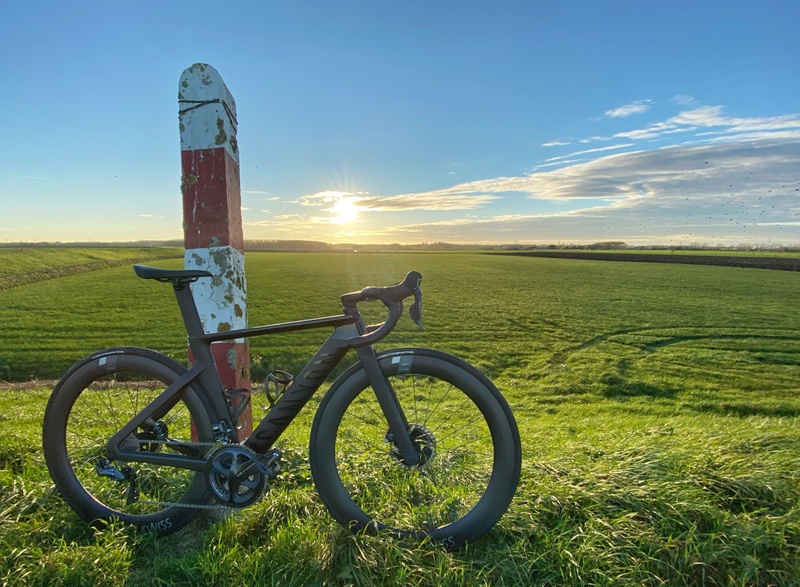 Afbeeldingslocatie: https://tweakers.net/i/p7uh1CKyFG_uZ9eoIA5vcSSy7Q4=/800x/filters:strip_icc():strip_exif()/f/image/RnQPm37qb2USuxJ67Iw2GAes.jpg?f=fotoalbum_large