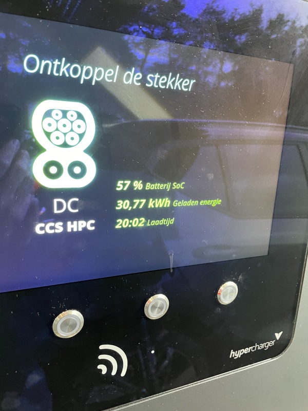 Afbeeldingslocatie: https://tweakers.net/i/p8ESmk3mm7dhJWigeR-0C5RhUjM=/x800/filters:strip_icc():strip_exif()/f/image/8Khkqg6qxlyK24655M64IKmF.jpg?f=fotoalbum_large