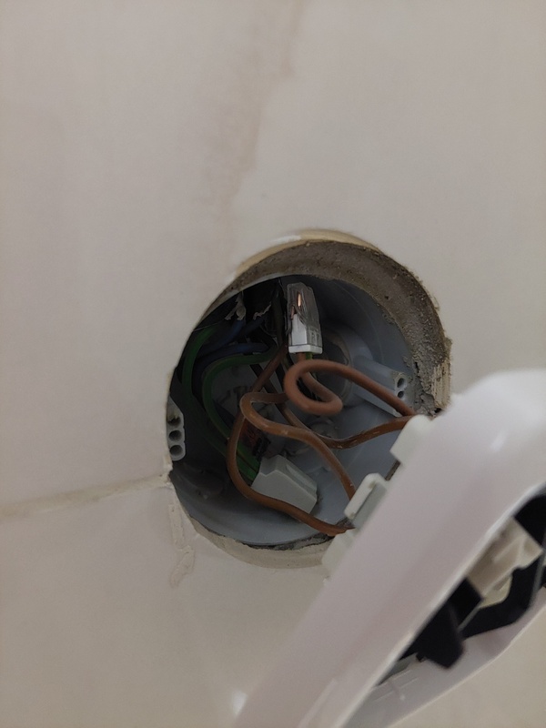 Afbeeldingslocatie: https://tweakers.net/i/p9Rj9D8uWYEhMylnu4VbmNL9yuM=/x800/filters:strip_icc():strip_exif()/f/image/kVfIEduRcig6RZuVIZwYXUZx.jpg?f=fotoalbum_large