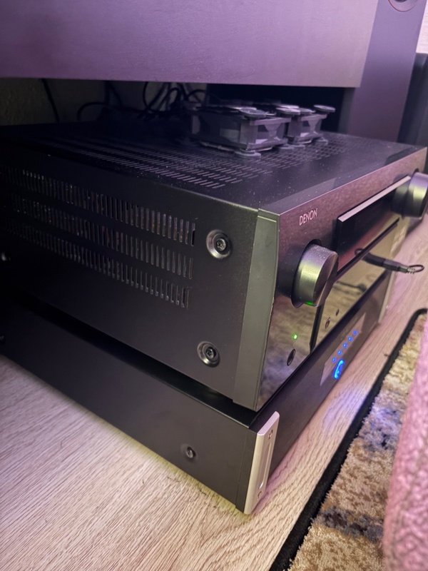 Afbeeldingslocatie: https://tweakers.net/i/p9q1vi2bhankeIDcmfVE1428eDw=/x800/filters:strip_icc():strip_exif()/f/image/7C6nxodBqB2qqWsup6qH1Pvv.jpg?f=fotoalbum_large