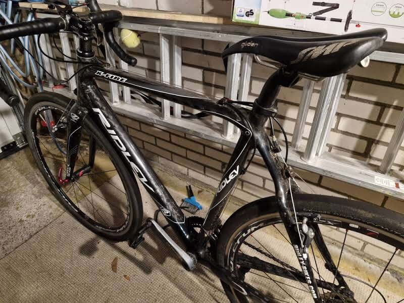 Afbeeldingslocatie: https://tweakers.net/i/pE3CufSy43VBCK5iqFTlDMo-ja4=/fit-in/4920x3264/filters:max_bytes(3145728):no_upscale():strip_icc():strip_exif()/f/image/A8okhHzl7RrVF3FjsEkDh0ej.jpg?f=user_large