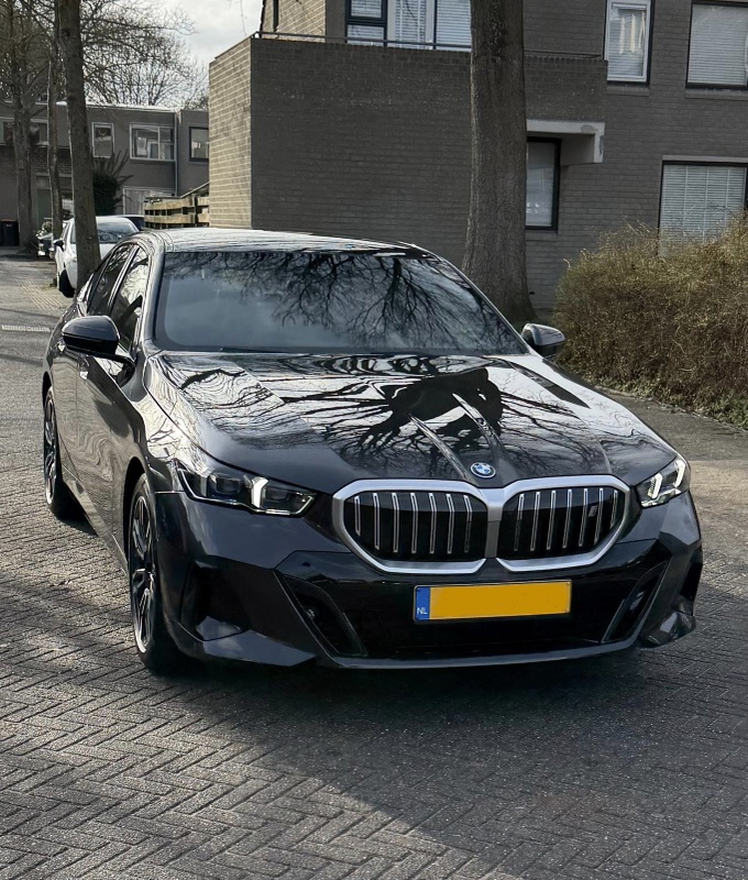 Afbeeldingslocatie: https://tweakers.net/i/pIuDAFYiYPWRLCUlSHSiAwpbrmw=/x800/filters:strip_icc():strip_exif()/f/image/WPUlvINpbFMjKbcF4N1V2k6i.jpg?f=fotoalbum_large