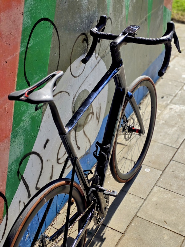 Afbeeldingslocatie: https://tweakers.net/i/pK6fwBNTxYNdOKP4SqthomGoci8=/x800/filters:strip_icc():strip_exif()/f/image/kOjgsmfhdAhuQp2H67VjWlCW.jpg?f=fotoalbum_large