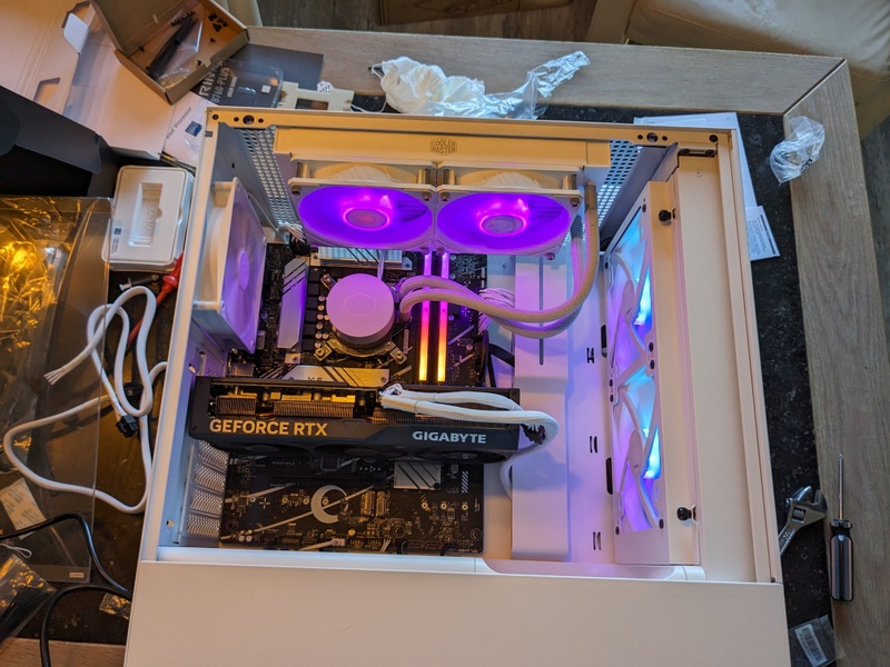 Afbeeldingslocatie: https://tweakers.net/i/pN5gjgAmR9XEZQu_j0iFQfrpa8A=/800x/filters:strip_icc():strip_exif()/f/image/ztZaORS4sXXq49qBZai7lrVV.jpg?f=fotoalbum_large