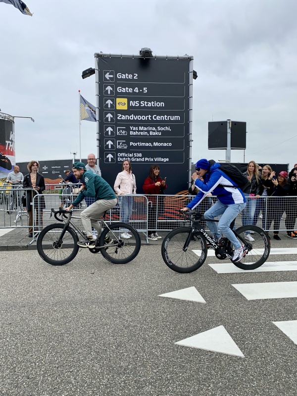 Afbeeldingslocatie: https://tweakers.net/i/pXEURaCmcUy2F5tI80o_-ADeW-U=/x800/filters:strip_icc():strip_exif()/f/image/6wofQzVPcAatONeNW5joeMX7.jpg?f=fotoalbum_large