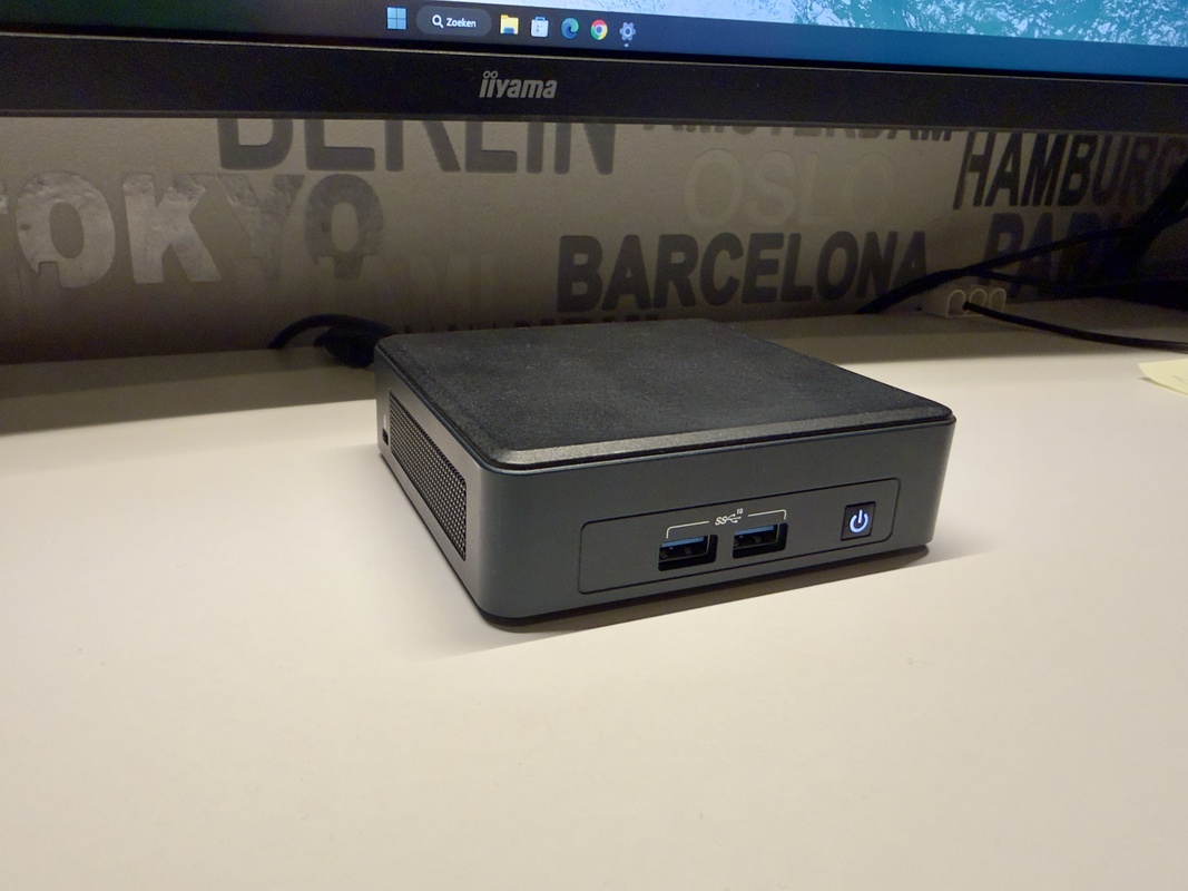 Intel NUC 11 Pro i5-1135G7 16GB 256GB NVMe SSD - NUC11TNK