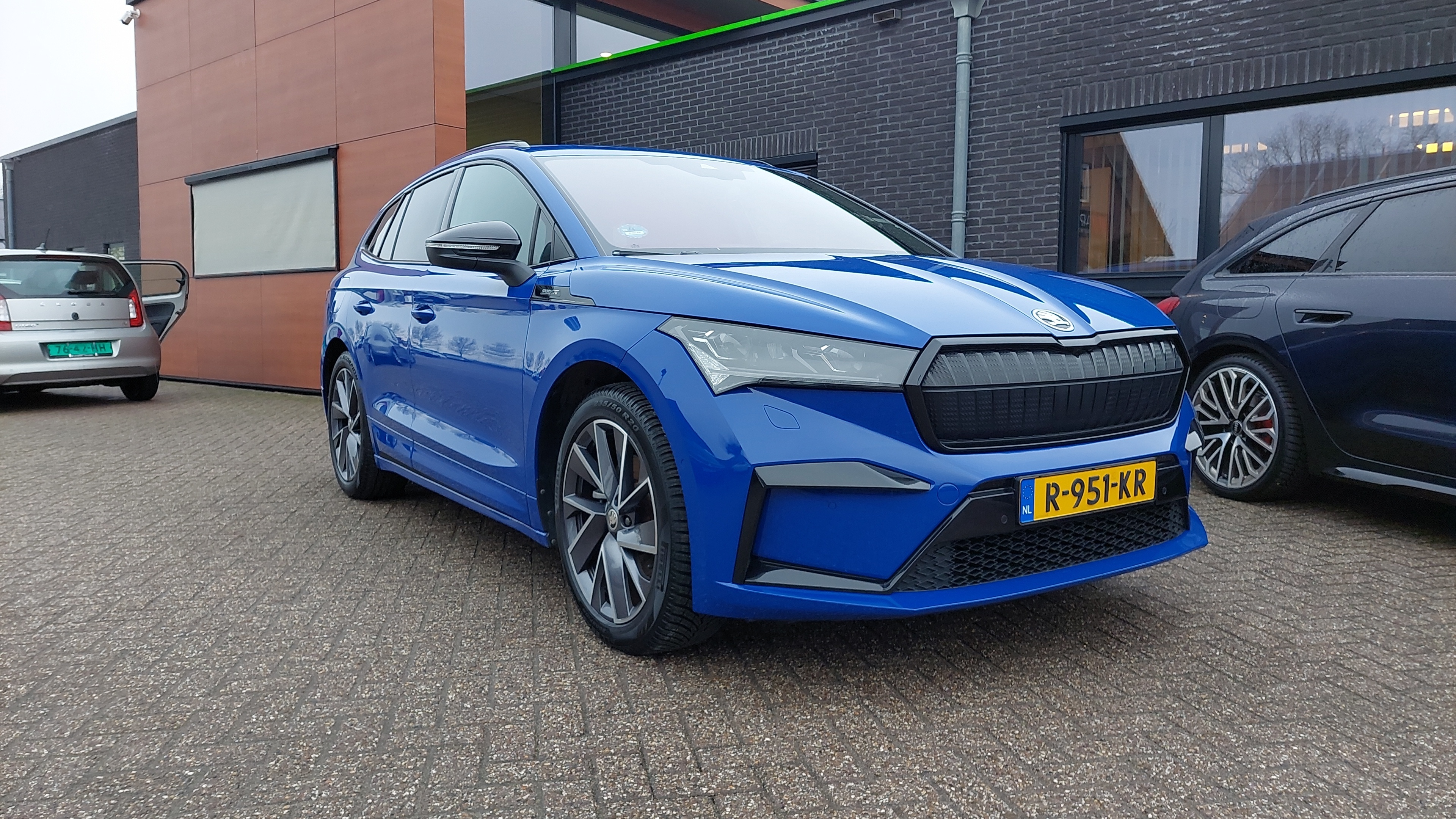 Afbeeldingslocatie: https://tweakers.net/i/pckkTmL3AtwUVQL88rtX6xtal1A=/fit-in/4920x3264/filters:max_bytes(3145728):no_upscale():strip_icc():strip_exif()/f/image/Mu9PUHLMDslpBy4d9oUiNN6V.jpg?f=user_large