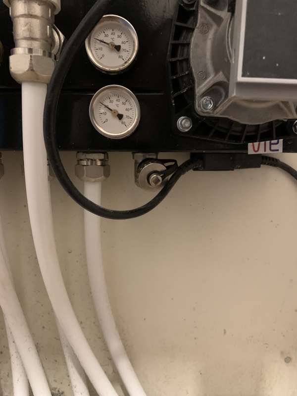 Afbeeldingslocatie: https://tweakers.net/i/pcnORTHEw-hPinTlaOINoolf5R4=/x800/filters:strip_icc():strip_exif()/f/image/ZhwrU85y9vid3GIKfFg1DT1s.jpg?f=fotoalbum_large