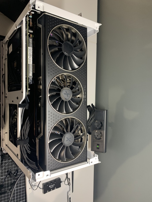 Afbeeldingslocatie: https://tweakers.net/i/pfDK70Q0vpS3PMwrvWuk2eq7Oao=/x800/filters:strip_icc():strip_exif()/f/image/2znTO2hHAUKMC3xcaQoqIxPG.jpg?f=fotoalbum_large