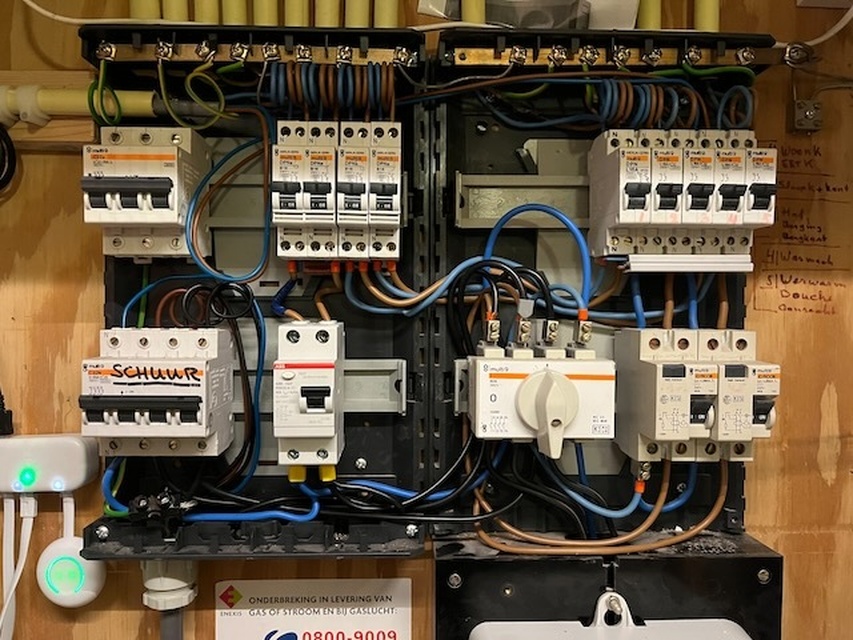 Afbeeldingslocatie: https://tweakers.net/i/pkpNtgtVzdyhbGhnDWU6LoIsDgE=/full-fit-in/4920x3264/filters:max_bytes(3145728):no_upscale():strip_icc():fill(white):strip_exif()/f/image/HJs0b5u3fS5aXG0SuYYF2jcO.jpg?f=user_large