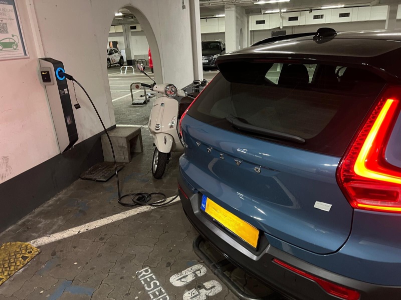 Afbeeldingslocatie: https://tweakers.net/i/pxXdpgPHEg83mwC0K41zhFchcE4=/800x/filters:strip_icc():strip_exif()/f/image/c85xucrwb1rWFF16YGPo5Tqg.jpg?f=fotoalbum_large