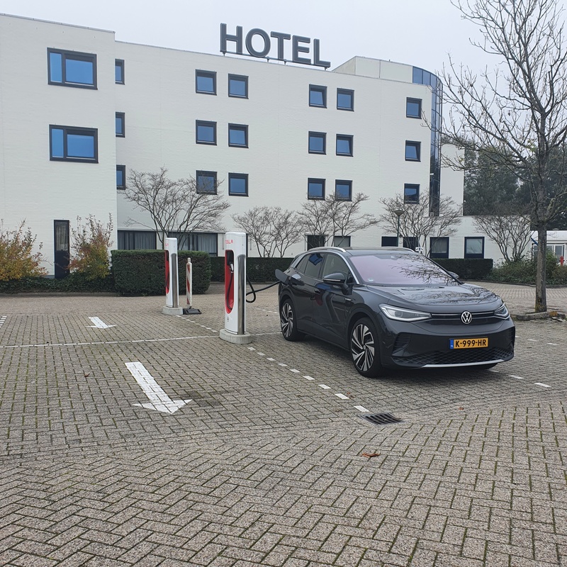 Afbeeldingslocatie: https://tweakers.net/i/q05m6scgxXkQte7diCGcms3eaYI=/800x/filters:strip_icc():strip_exif()/f/image/8JfQsZ4x5rwKzVoIW5F03Cb2.jpg?f=fotoalbum_large