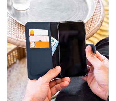 Accezz Premium Leather 2 in 1 Wallet Bookcase Samsung Galaxy S22 Ultra - Donkerblauw