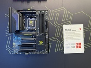MSI X870E-moederborden op de gamescom. Foto's: Tweakers