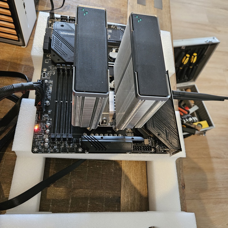 Afbeeldingslocatie: https://tweakers.net/i/qAvAUlixUoiszWa0q2ZrDwPwwjQ=/800x/filters:strip_icc():strip_exif()/f/image/22OCsEsdJxkZEBtC6KCO62Gs.jpg?f=fotoalbum_large