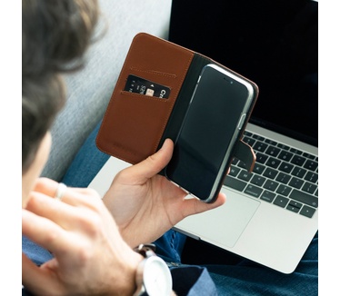 Selencia Echt Lederen Bookcase iPhone Xs - Lichtbruin