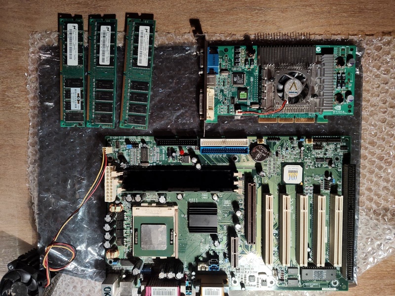 Afbeeldingslocatie: https://tweakers.net/i/qGSuHqbCHbaAOtObIf-aKkjmbJE=/800x/filters:strip_icc():strip_exif()/f/image/guz2dstsw6qE66H83ARuDCd7.jpg?f=fotoalbum_large