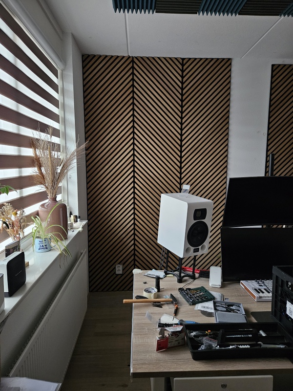 Afbeeldingslocatie: https://tweakers.net/i/qGWd73TtAWsOCZc6ChunXhFgE_I=/x800/filters:strip_icc():strip_exif()/f/image/Rw7ImZVJ3AcFDlnPqd3Aq9uB.jpg?f=fotoalbum_large