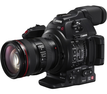 Canon C100 Mark II + EF 24-105