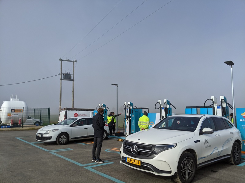 Afbeeldingslocatie: https://tweakers.net/i/qMjQkA1OFo1yAFM025F8UBfUF1I=/800x/filters:strip_icc():strip_exif()/f/image/mxfiYV5jptdMvE4UAkG5v6Cl.jpg?f=fotoalbum_large