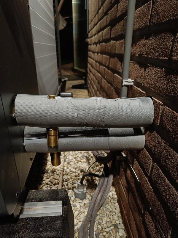 Afbeeldingslocatie: https://tweakers.net/i/qPKv_I3A2vRUnXTImzXf0lAbPss=/x800/filters:strip_icc():strip_exif()/f/image/RPQIKK2kdODawu9ljIT4GCB2.jpg?f=fotoalbum_large