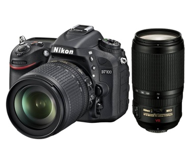 Nikon D7100 + AF-S DX 18-105mm f/3.5-5.6G ED VR + AF-S Nikkor 70-300mm f/4,5-5,6G VR Zwart