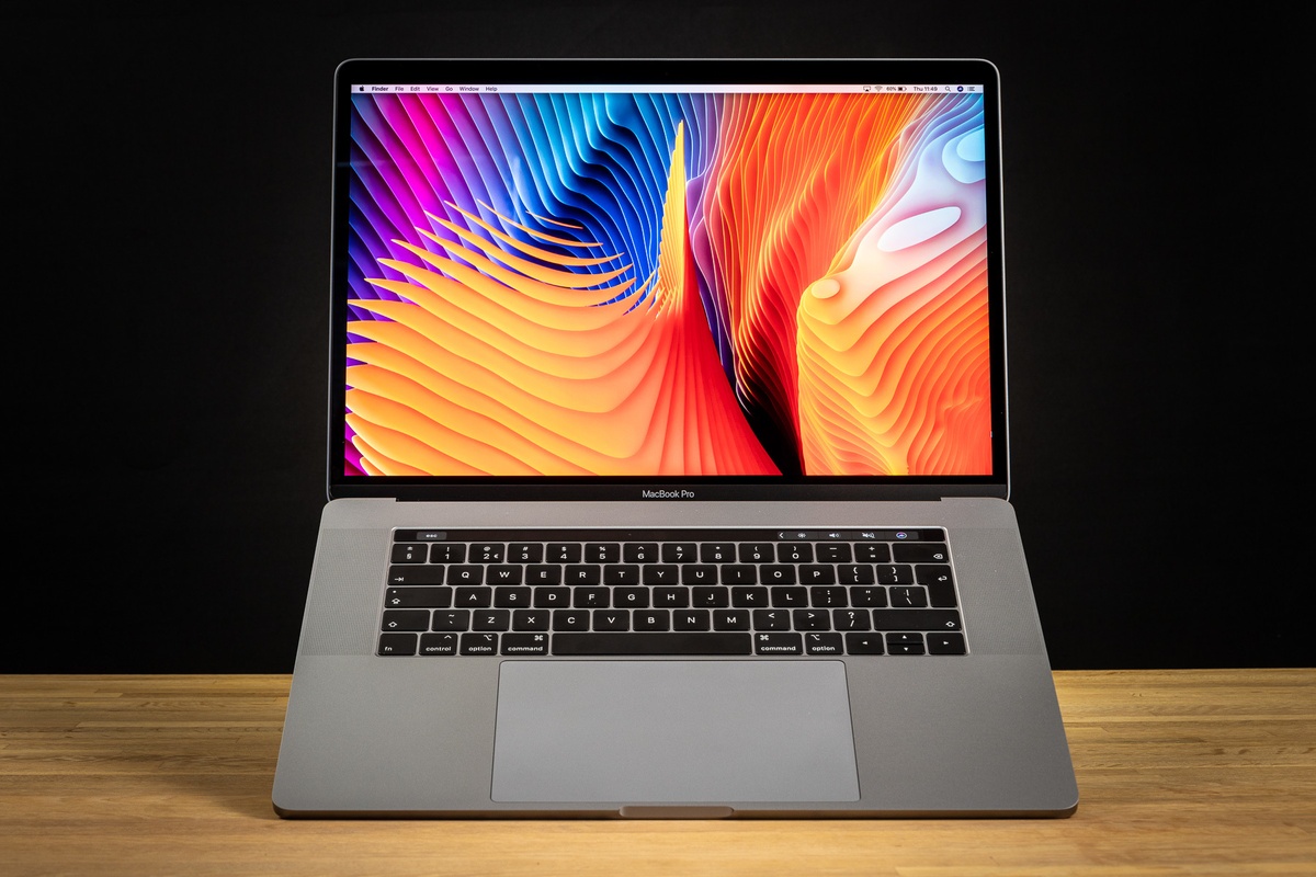 Apple MacBook Pro 15,4