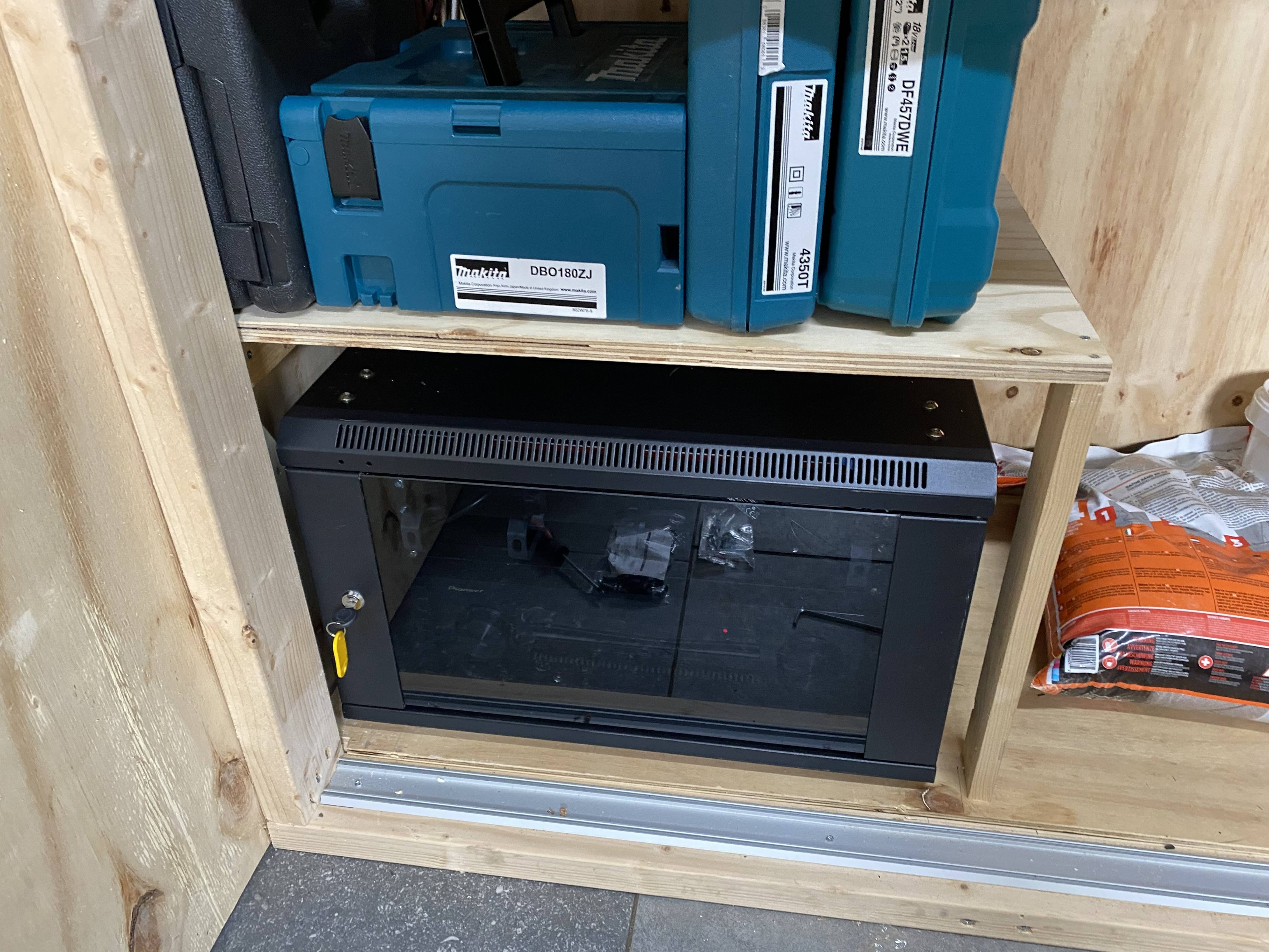 Afbeeldingslocatie: https://tweakers.net/i/qTcqbj80M0otPzRXMP-l52Iv1nI=/full-fit-in/4920x3264/filters:max_bytes(3145728):no_upscale():strip_icc():fill(white):strip_exif()/f/image/ilduXBeEO2Pq9Sfrxby5ToS2.jpg?f=user_large
