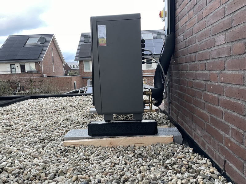 Afbeeldingslocatie: https://tweakers.net/i/qXS3W0ubltUJWCRIiESr9YDlrbs=/800x/filters:strip_icc():strip_exif()/f/image/XQisF5n7yysoYcjnJCl8bNwY.jpg?f=fotoalbum_large