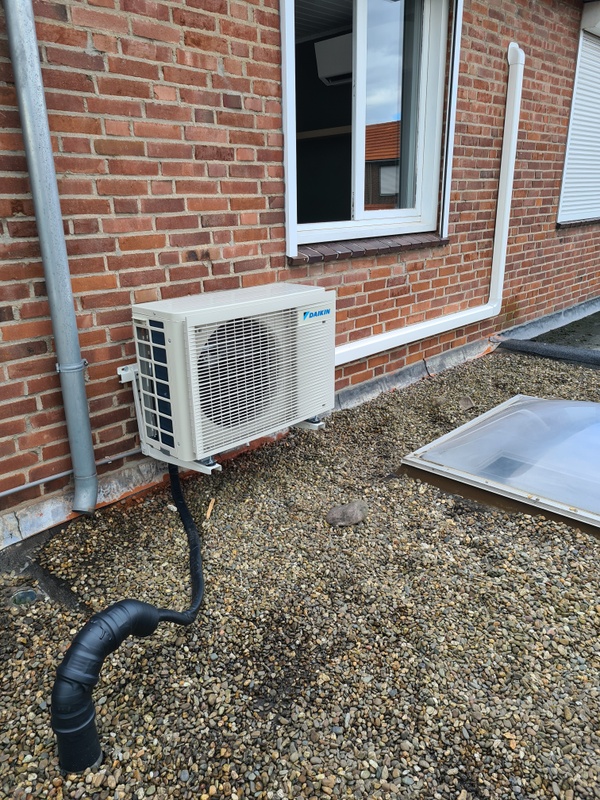 Afbeeldingslocatie: https://tweakers.net/i/qePbTY5E_aincSrUFn7fDhY1Ync=/x800/filters:strip_icc():strip_exif()/f/image/LsCsSt0cJ3We7YafzrfUdc5w.jpg?f=fotoalbum_large