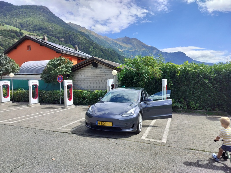 Afbeeldingslocatie: https://tweakers.net/i/qlvIyP7e4cb7ZAOcYvtNJceWuCU=/800x/filters:strip_icc():strip_exif()/f/image/cA4OLbNjuyd6FtXxP3M9XP82.jpg?f=fotoalbum_large
