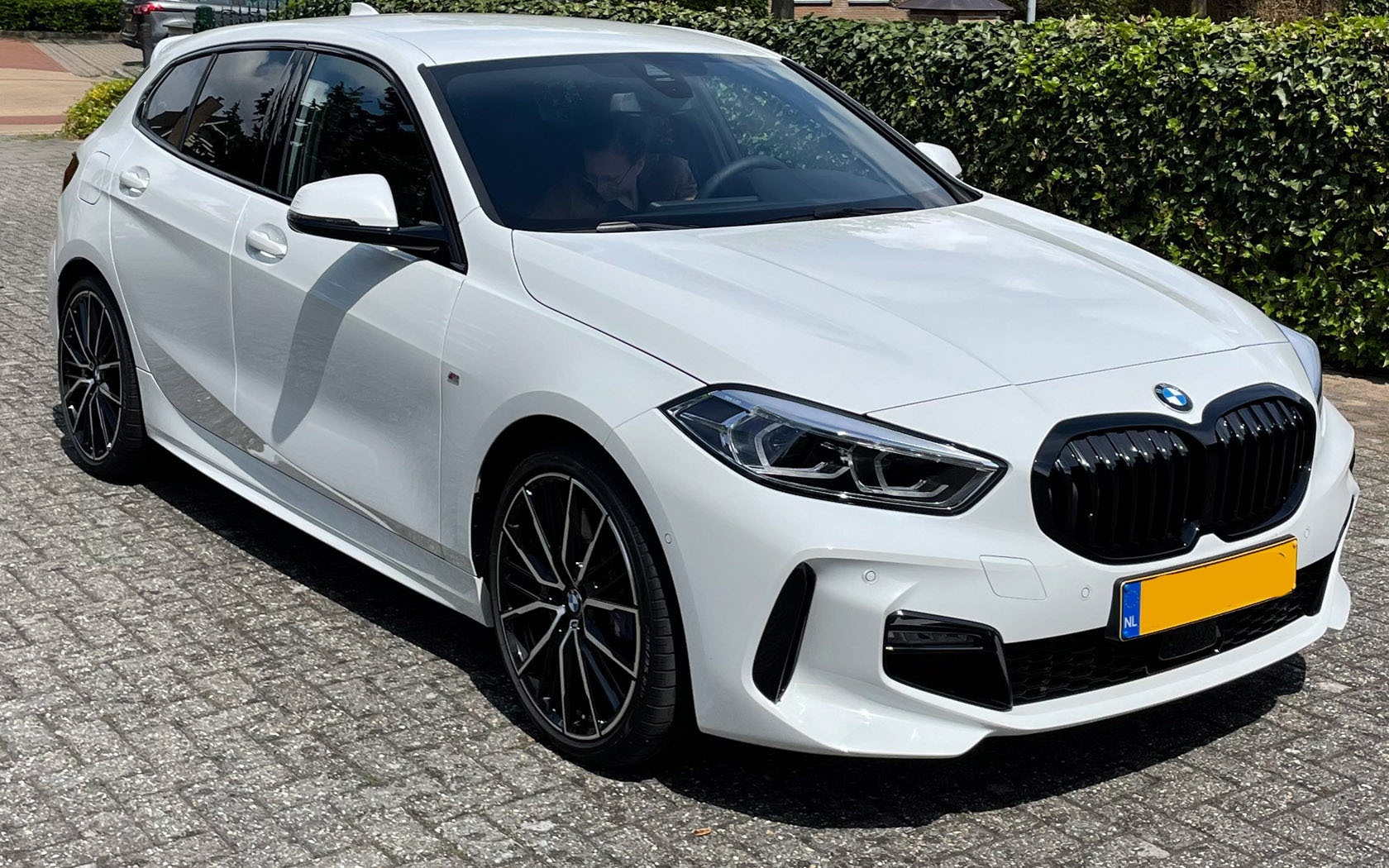 Afbeeldingslocatie: https://tweakers.net/i/qmM9rC_IY9zsfp3ij4Puaj-K1SY=/full-fit-in/4920x3264/filters:max_bytes(3145728):no_upscale():strip_icc():fill(white):strip_exif()/f/image/j72QPOAaFmW61lXtLQx4ltLo.jpg?f=user_large