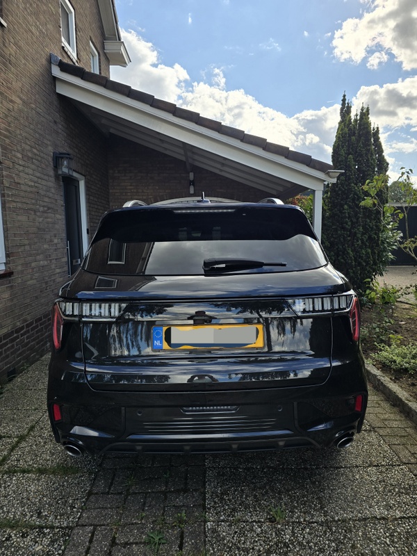 Afbeeldingslocatie: https://tweakers.net/i/qmeKisc9sQ7aSI0oebe_6mKiKt0=/x800/filters:strip_icc():strip_exif()/f/image/ug9KbZJJYaPkHZ4EGquue68g.jpg?f=fotoalbum_large