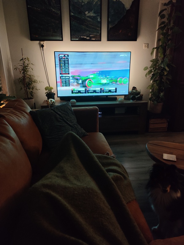 Afbeeldingslocatie: https://tweakers.net/i/qxRFsXyIsRlcuhPz4DPdDT7Fs6s=/x800/filters:strip_icc():strip_exif()/f/image/ZYdX6bj01mClJ1Eh6X5K6mS1.jpg?f=fotoalbum_large