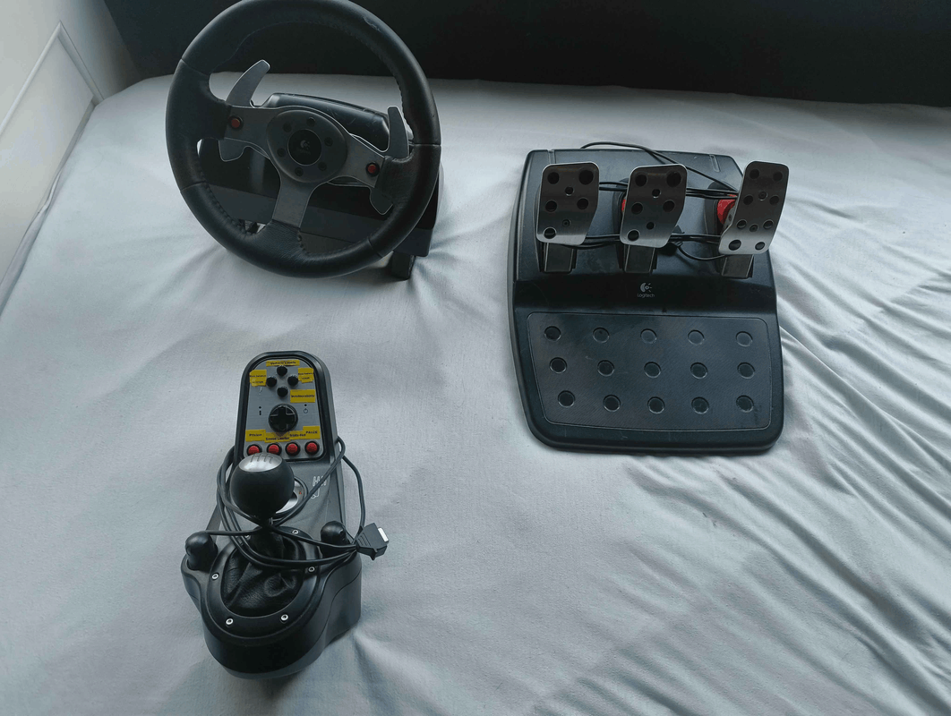 Logitech G25 Racing Wheel Zwart aangeboden - Vraag & Aanbod - Tweakers