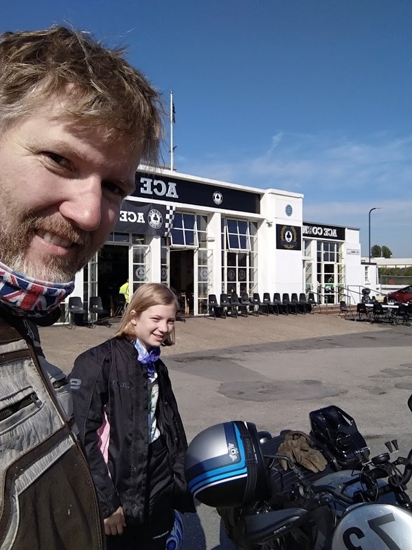 Afbeeldingslocatie: https://tweakers.net/i/qysvclzHERa4Nxq6GLHkqYoADx4=/x800/filters:strip_icc():strip_exif()/f/image/rQ62cLyWMOoPnr5HAPn7uEsa.jpg?f=fotoalbum_large