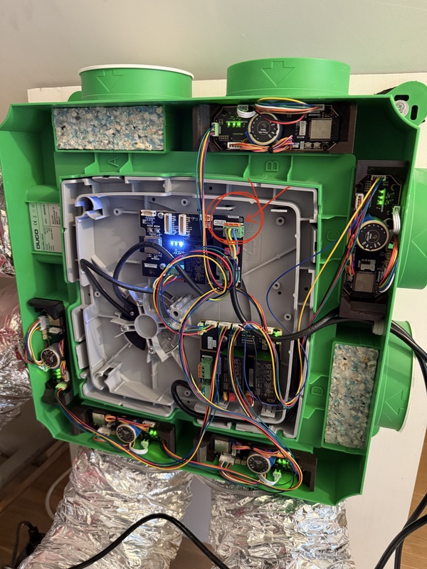 Afbeeldingslocatie: https://tweakers.net/i/r0WUcwT7NHtmJTh39yQA6W1fLbg=/x800/filters:strip_icc():strip_exif()/f/image/M8VX0y5xSrGM02DozvO0v5fH.jpg?f=fotoalbum_large