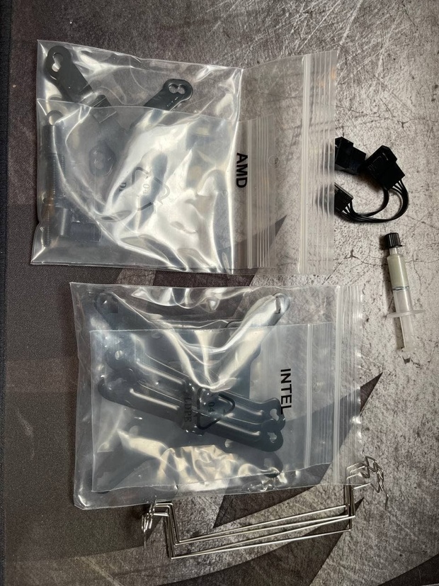 https://tweakers.net/i/r3zq8LbqJdZwE3qI536rA5xtZjc=/620x/filters:strip_icc():strip_exif()/m/57378/1MHyAJmBelDzDGWsbzE1Q09JB0iM8MEVWY46Ms3KPmUHPgeHhg.jpeg?f=620xauto