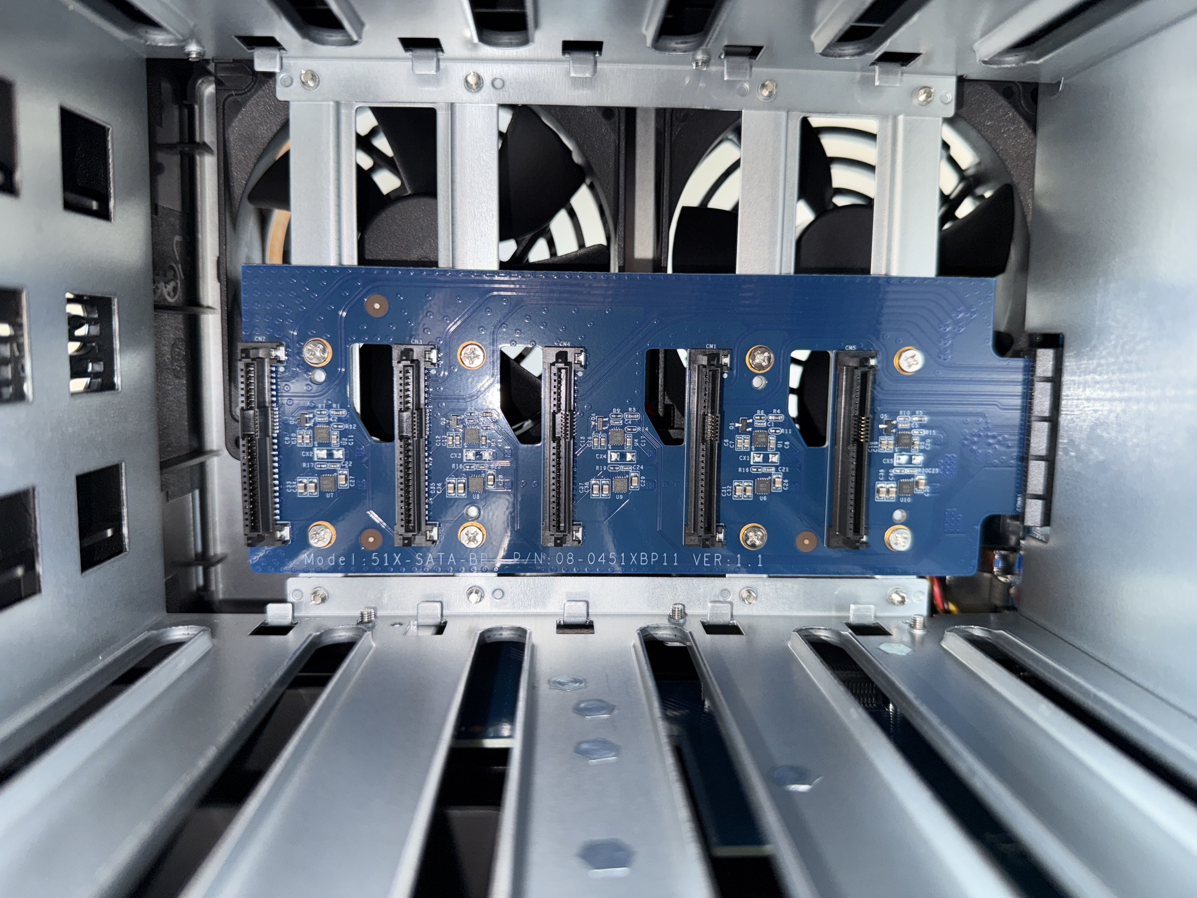 Afbeeldingslocatie: https://tweakers.net/i/r5ebN1qPcSrUHM_aPpLL-5UWeH4=/m/383141/1V54kfYLgLGIZY7eX4KNRPCUiZiiqU9QgAfzF5lz7j50oNml3w.jpeg