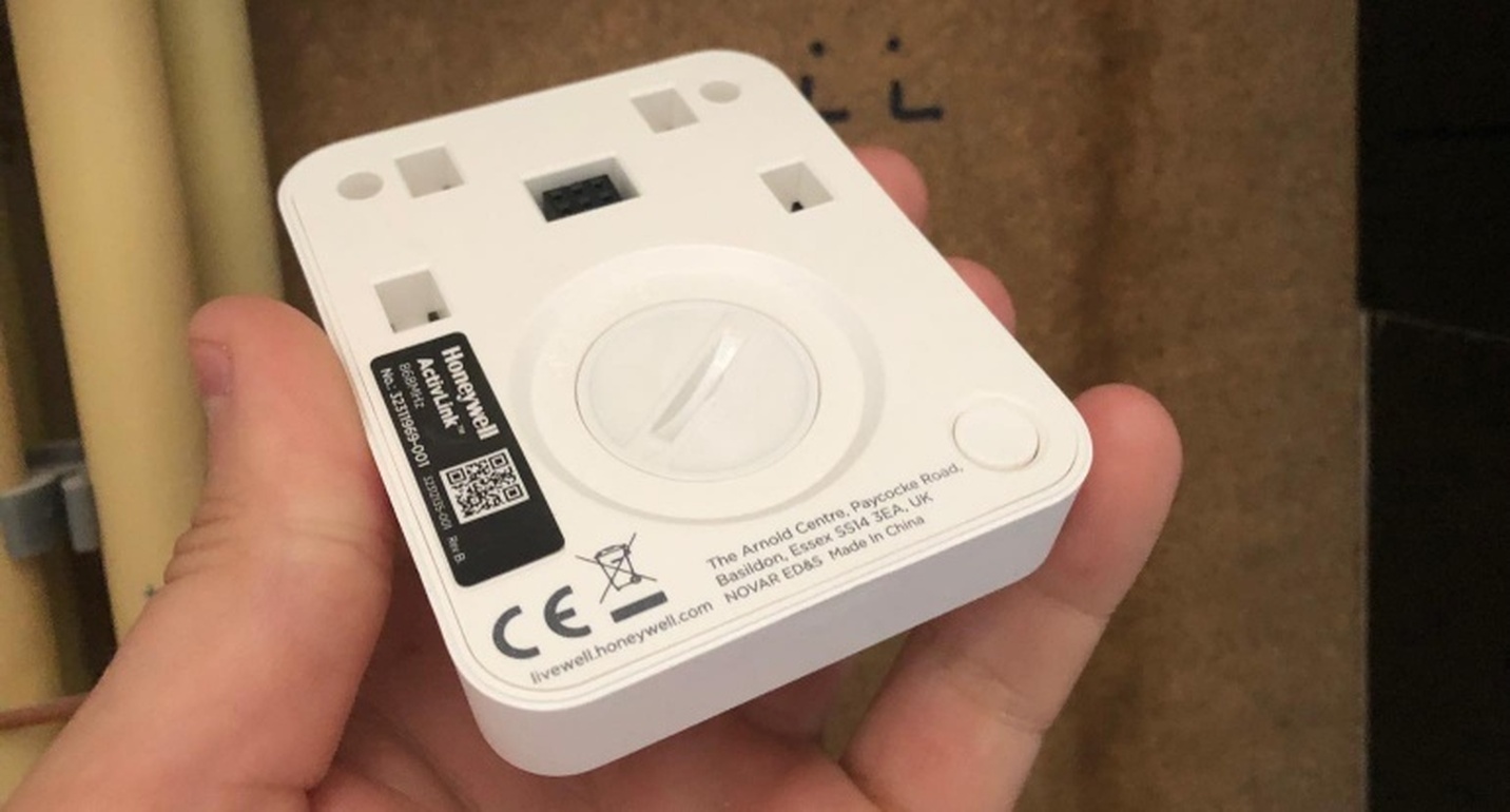 Afbeeldingslocatie: https://tweakers.net/i/rC615wdferlL87ZaEwBl5MKvNPU=/full-fit-in/4920x3264/filters:max_bytes(3145728):no_upscale():strip_icc():fill(white):strip_exif()/f/image/J7HZnAYhY3mmUusIleiO9DUe.jpg?f=user_large
