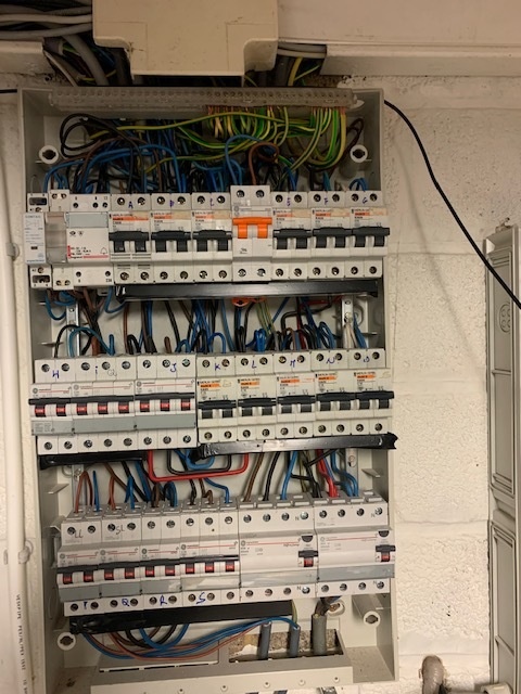 Afbeeldingslocatie: https://tweakers.net/i/rDLTsoTnurDGp06hqYJkyAzdFrA=/full-fit-in/4920x3264/filters:max_bytes(3145728):no_upscale():strip_icc():fill(white):strip_exif()/f/image/wnPqzXWovnGhBYJpli4ZYEbm.jpg?f=user_large