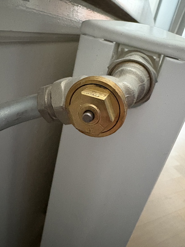 Afbeeldingslocatie: https://tweakers.net/i/rF5Yf2KFCenLj_sM0O57DH2ftFw=/x800/filters:strip_icc():strip_exif()/f/image/vxlQ1Aqbz35W8dlPDDgGQ47N.jpg?f=fotoalbum_large