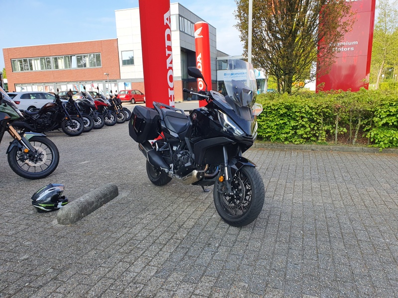 Afbeeldingslocatie: https://tweakers.net/i/rFD37k1mwQ1uK70GF4UaJPQazPU=/800x/filters:strip_icc():strip_exif()/f/image/z6fukJDDkQaC5U9ARXb02MzI.jpg?f=fotoalbum_large