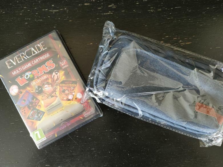 Afbeeldingslocatie: https://tweakers.net/i/rGpuvJnZ3wCzU_eVBf1KkQ0gTDA=/full-fit-in/4920x3264/filters:max_bytes(3145728):no_upscale():strip_icc():fill(white):strip_exif()/f/image/S8eb0LSPMXxVxGffetZxNtXJ.jpg?f=user_large