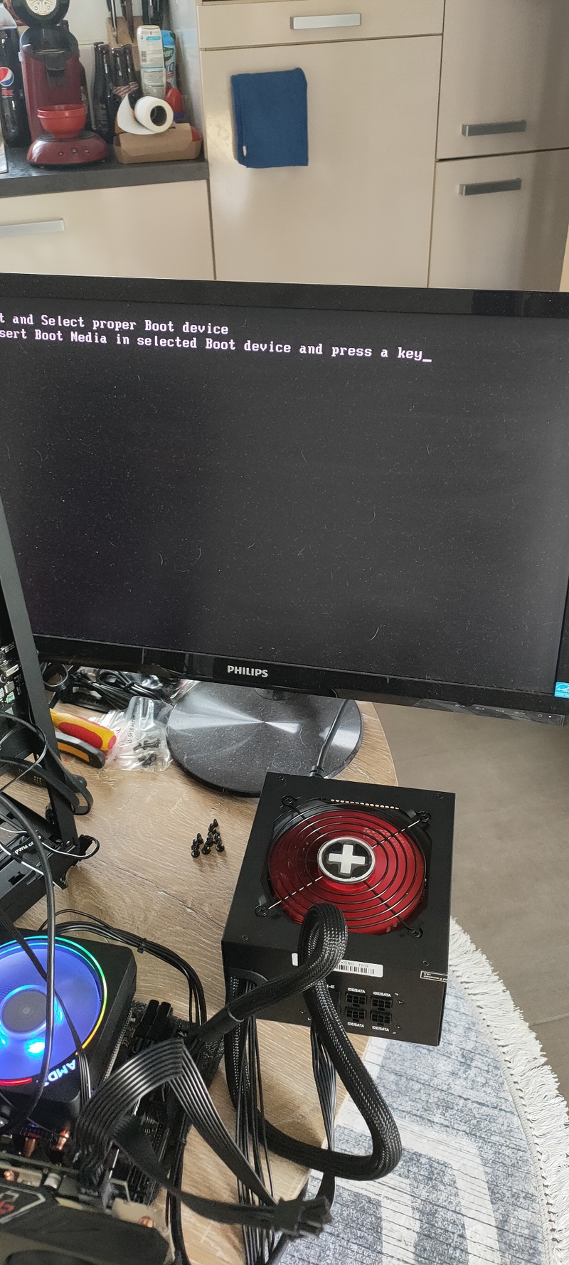 Afbeeldingslocatie: https://tweakers.net/i/rNVtG4WItSTD13P9Ci1HCP-ieHs=/800x/filters:strip_icc():strip_exif()/f/image/N90VKvgkTAFyiVhHEff97yGd.jpg?f=fotoalbum_large